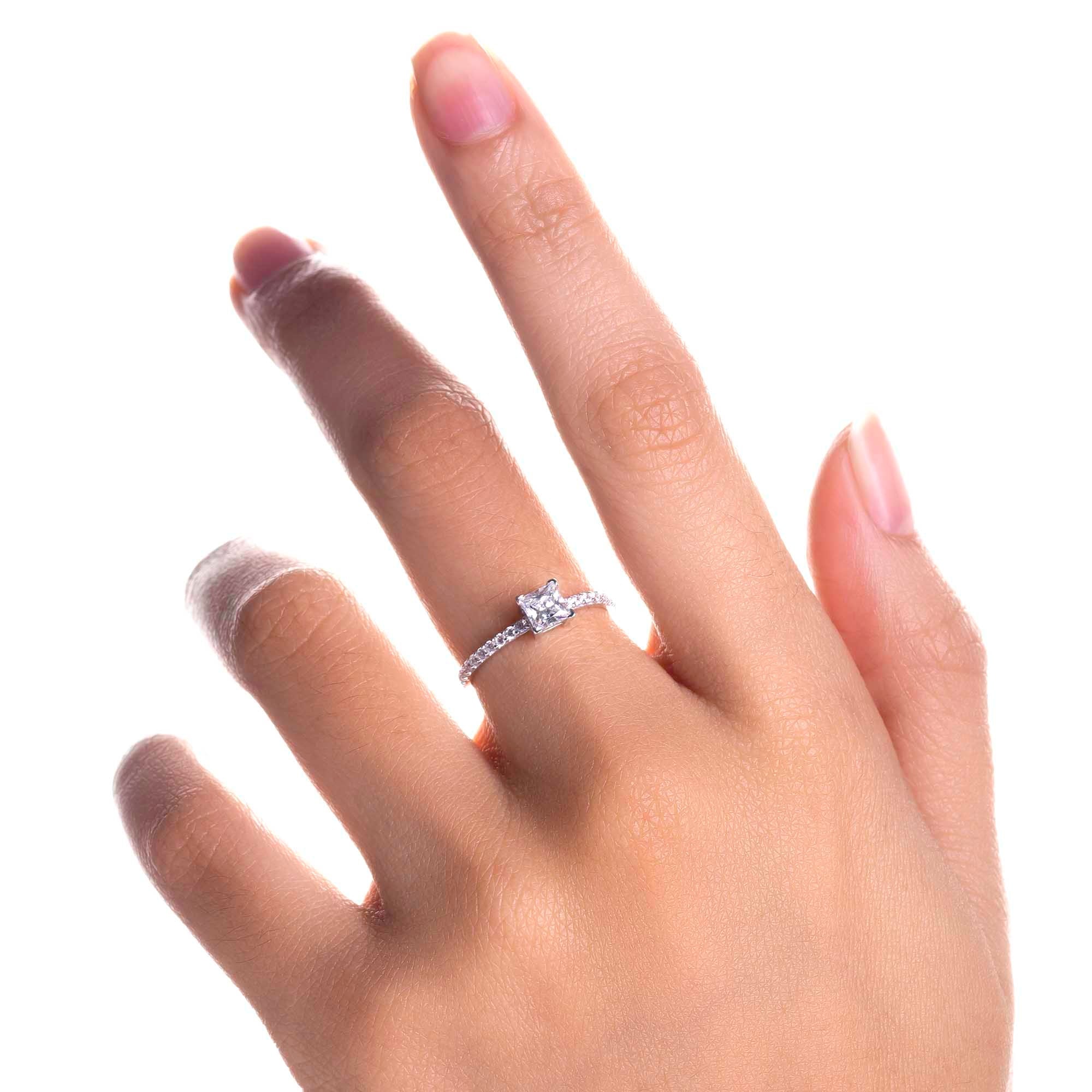 Cincin Solitaire Emas 8k - Lia Gold Ring - Evelina Collection - Juene Jewelry - Juene Jewelry