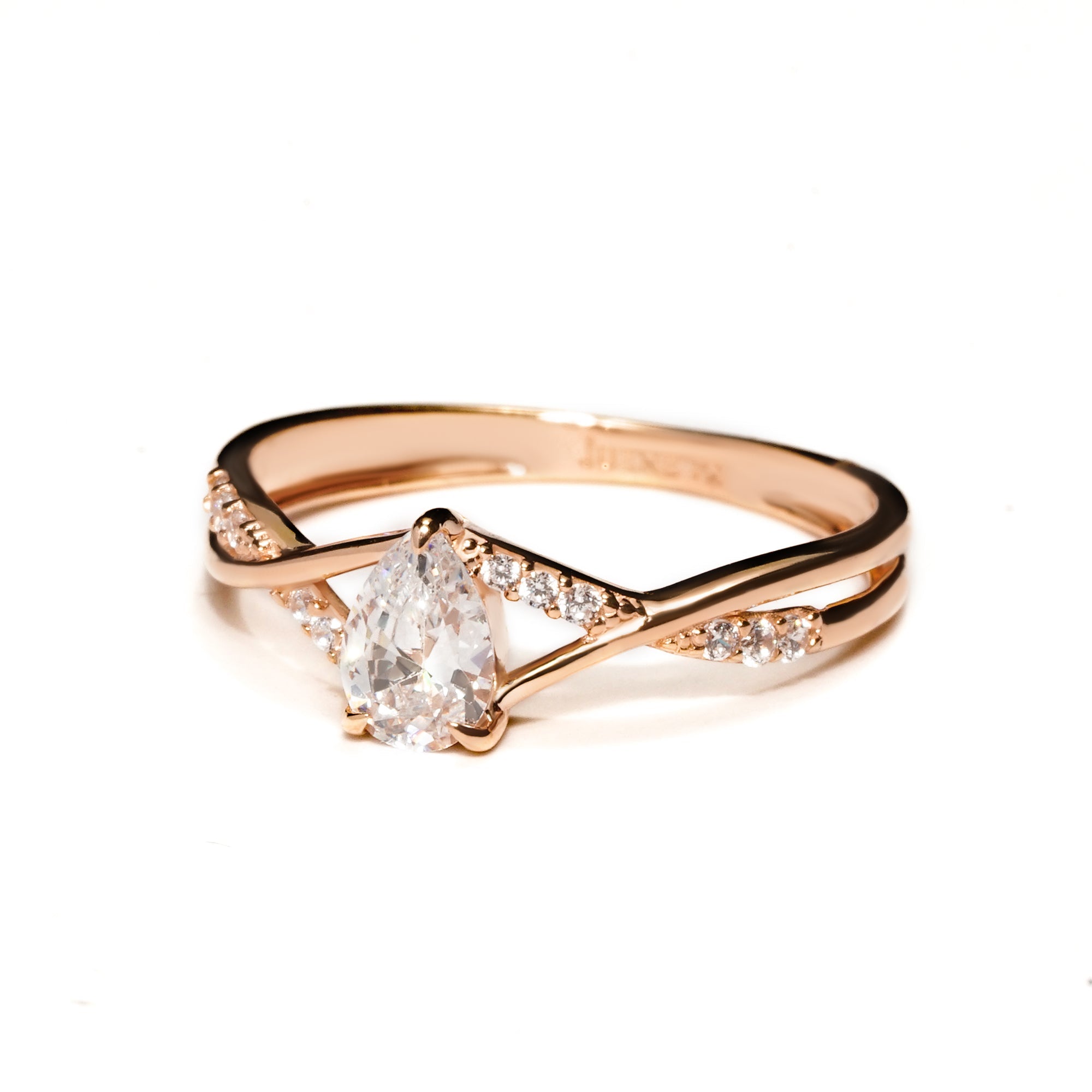 Farah Gold Ring - Serene Collection - Juene Jewelry