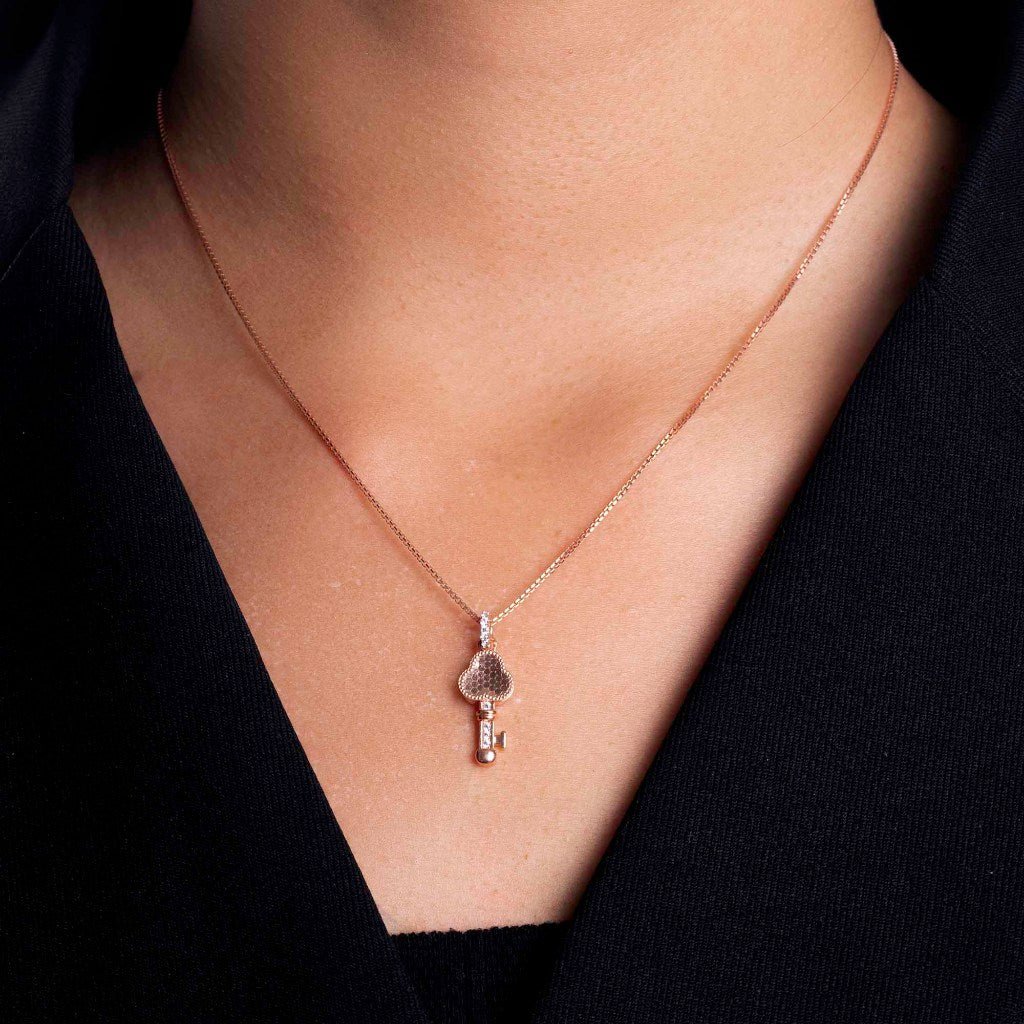 Liontin Emas 8k - Key Gold Charm - Evelina Collection - Juene Jewelry - Juene Jewelry