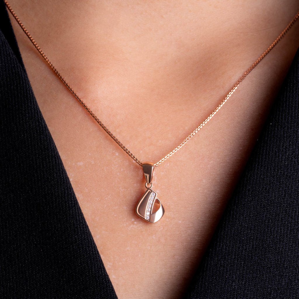 Liontin Emas 8K - Vava Gold Pendant - Viviene Collection - Juene Jewelry - Juene