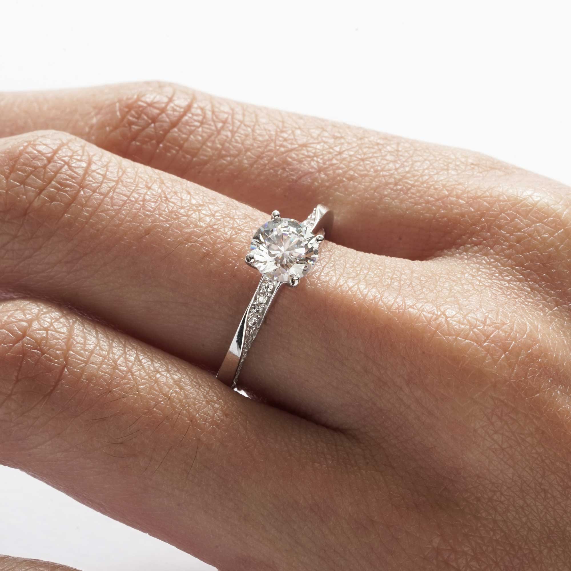 Lily Solitaire Gold Ring - Florence